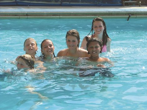 İngiltere Müzik Kampı -Yüzme Havuzu