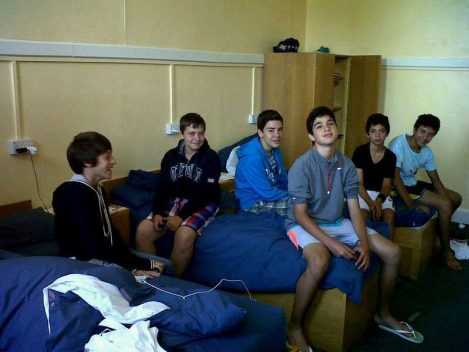 Arsenal Futbol Kampı - Öğrenci yatakhanesi