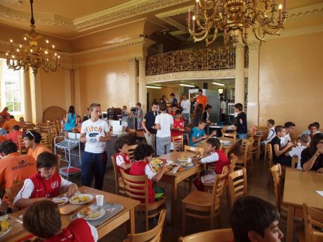 Arsenal Futbol Kampı - Yemekhane 1