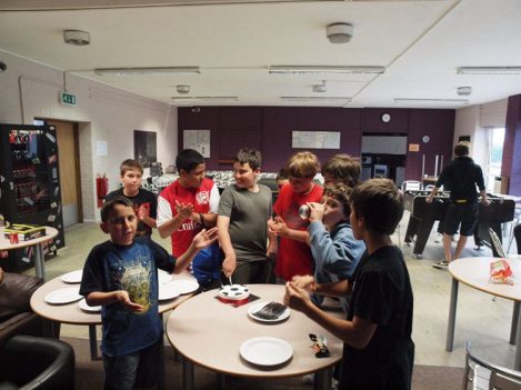 Arsenal Futbol Kampı - Öğrenci toplanma alanı